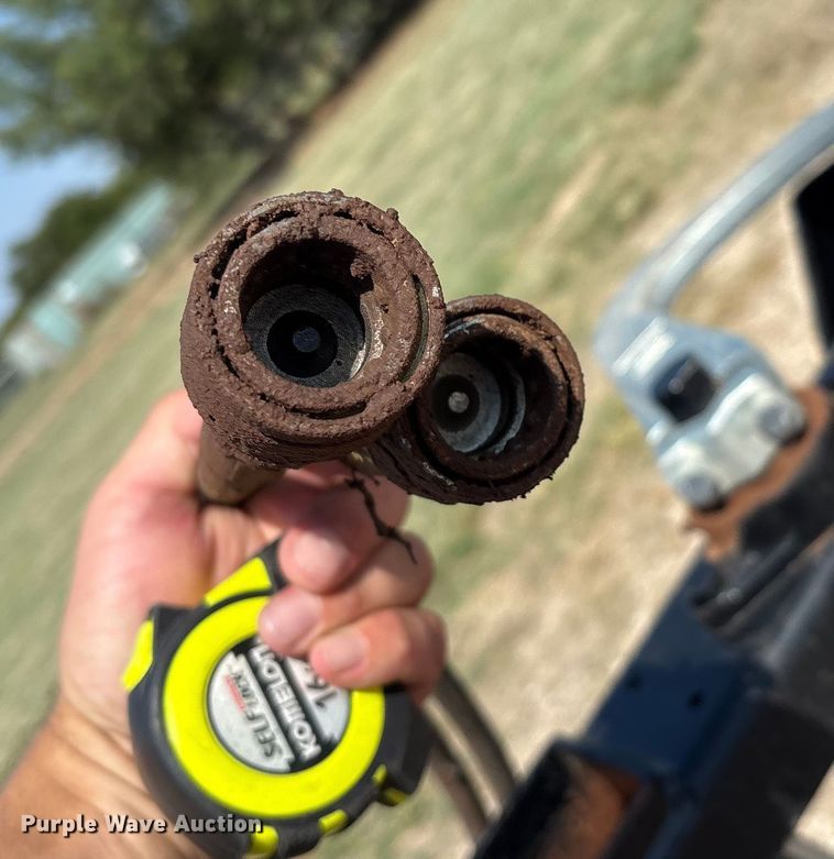 image for item DO1181 2022 Marcrest BGHD42 bale accumulator grapple