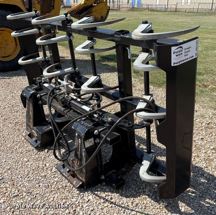 image for item DO1182 2021 Marcrest BG42 bale accumulator grapple