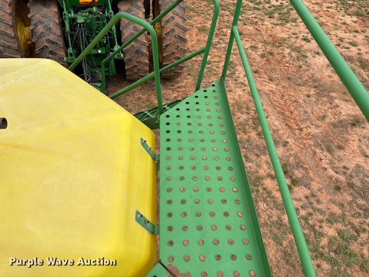 image for item DO1186 2001 John Deere 1860 air seeder