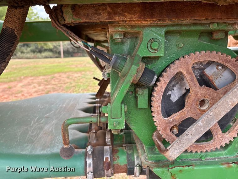 image for item DO1186 2001 John Deere 1860 air seeder