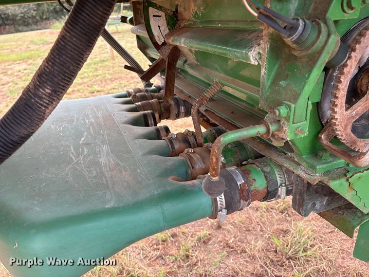 image for item DO1186 2001 John Deere 1860 air seeder