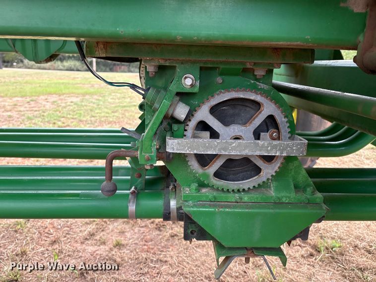 image for item DO1186 2001 John Deere 1860 air seeder