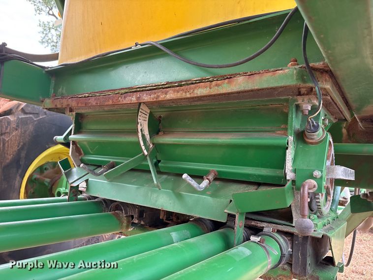 image for item DO1186 2001 John Deere 1860 air seeder