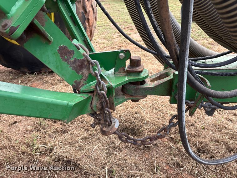 image for item DO1186 2001 John Deere 1860 air seeder