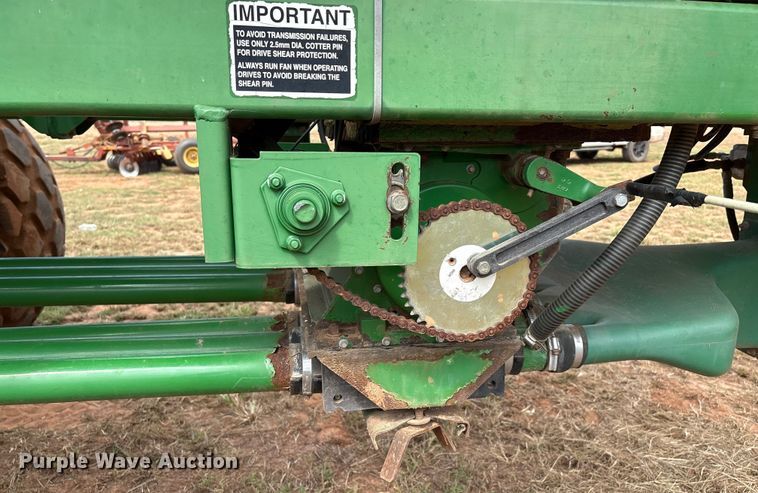 image for item DO1186 2001 John Deere 1860 air seeder