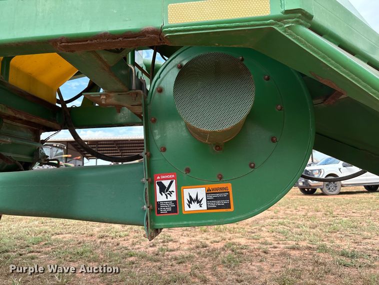 image for item DO1186 2001 John Deere 1860 air seeder