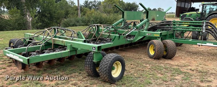 image for item DO1186 2001 John Deere 1860 air seeder