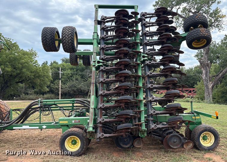 image for item DO1186 2001 John Deere 1860 air seeder