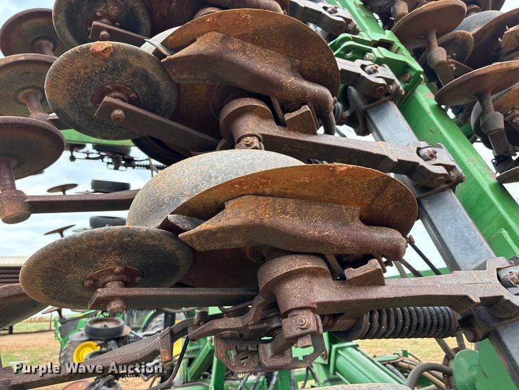 image for item DO1186 2001 John Deere 1860 air seeder