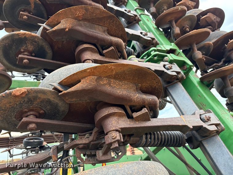 image for item DO1186 2001 John Deere 1860 air seeder