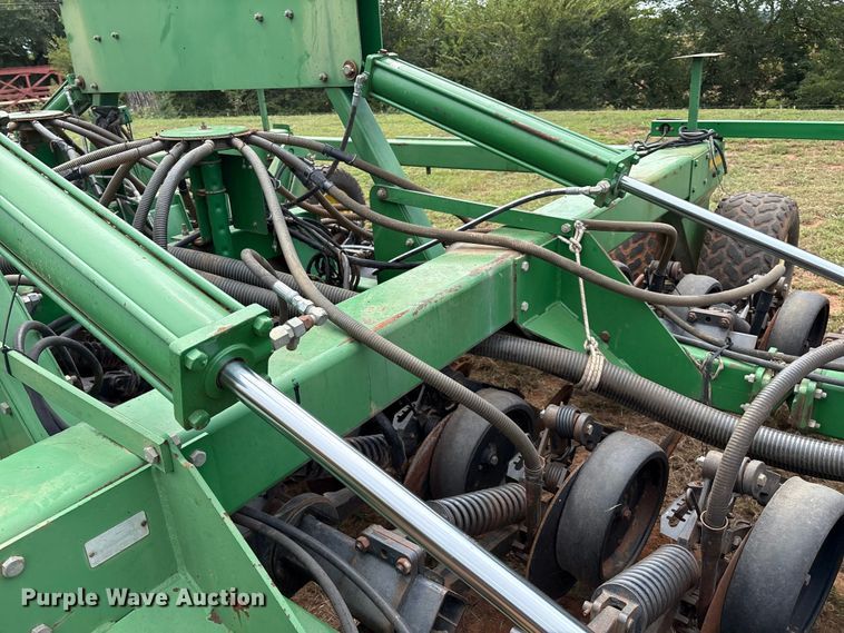 image for item DO1186 2001 John Deere 1860 air seeder