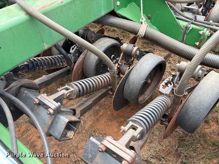 image for item DO1186 2001 John Deere 1860 air seeder