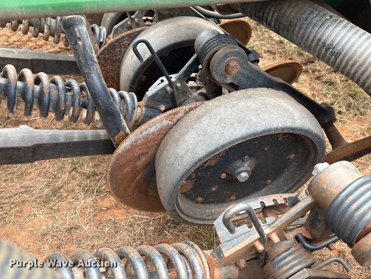 image for item DO1186 2001 John Deere 1860 air seeder