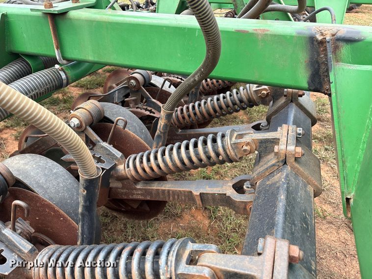 image for item DO1186 2001 John Deere 1860 air seeder