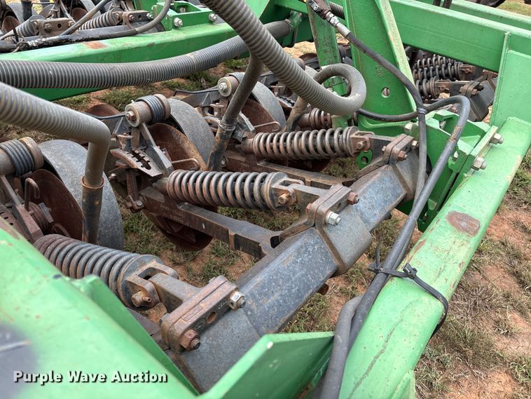 image for item DO1186 2001 John Deere 1860 air seeder