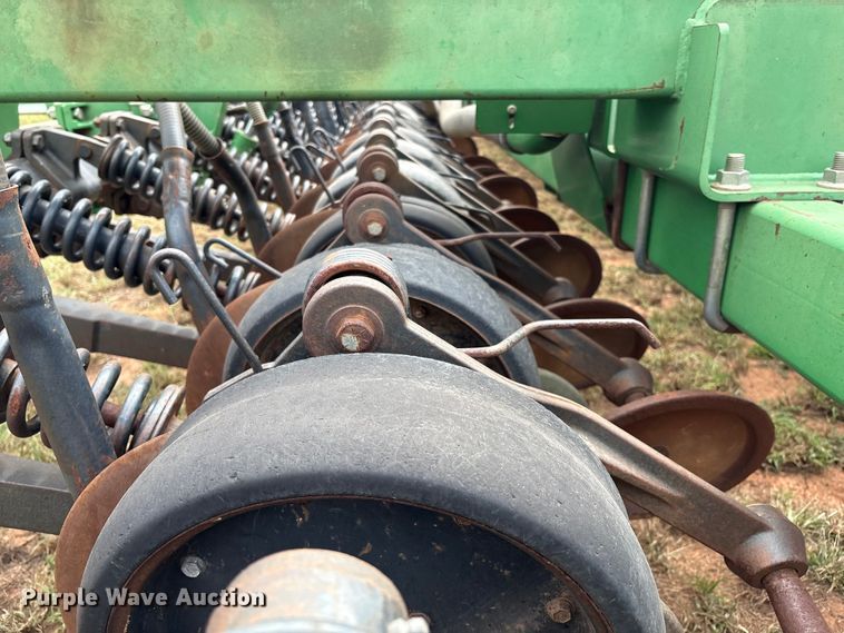 image for item DO1186 2001 John Deere 1860 air seeder