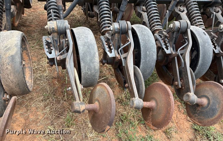 image for item DO1186 2001 John Deere 1860 air seeder