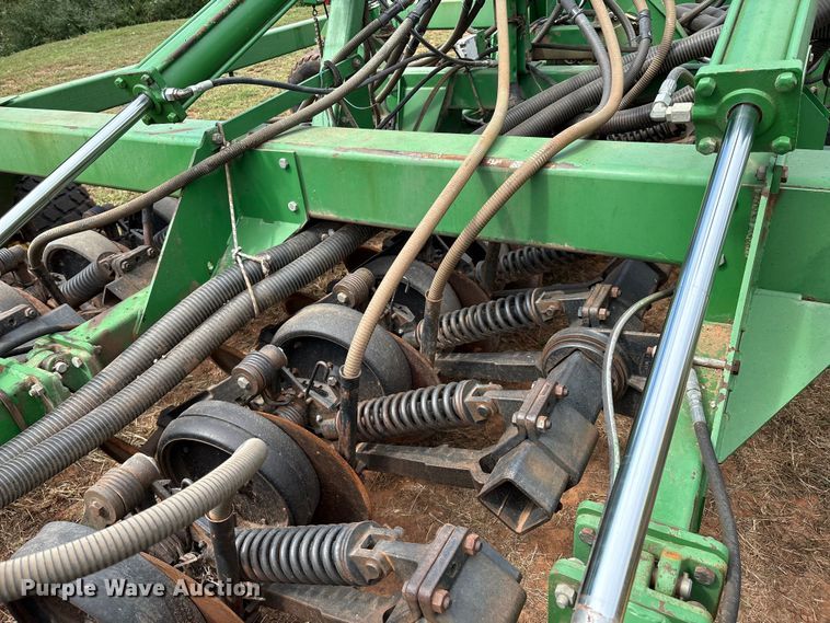 image for item DO1186 2001 John Deere 1860 air seeder