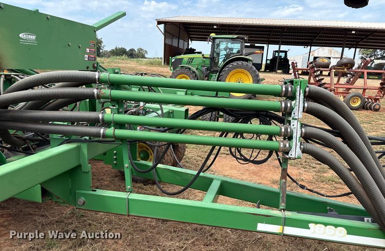 image for item DO1186 2001 John Deere 1860 air seeder