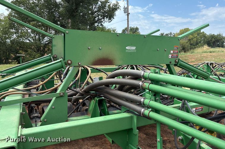 image for item DO1186 2001 John Deere 1860 air seeder