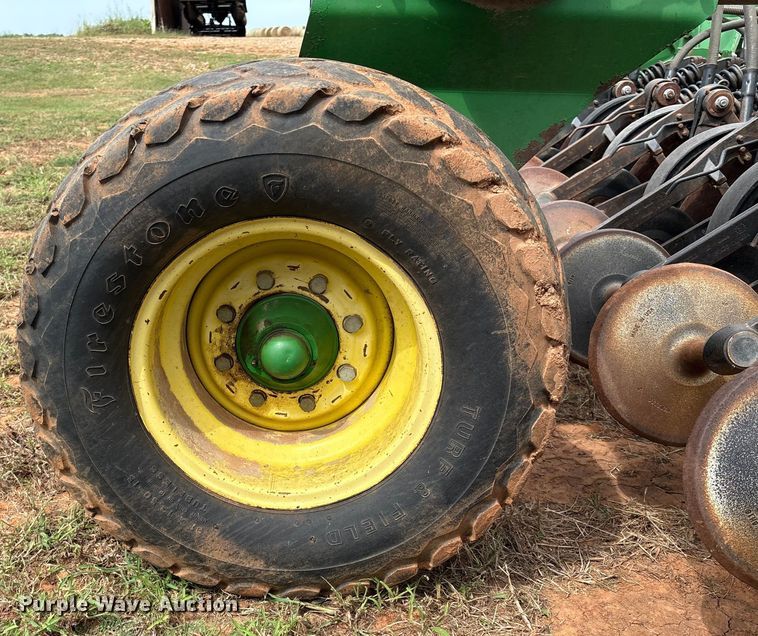 image for item DO1186 2001 John Deere 1860 air seeder