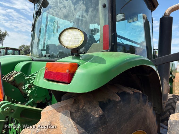 image for item DO1187 2010 John Deere 7930 MFWD tractor