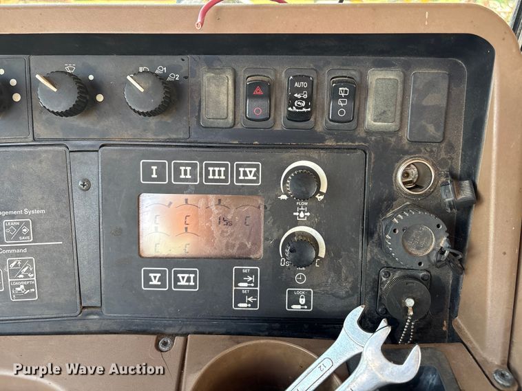 image for item DO1187 2010 John Deere 7930 MFWD tractor