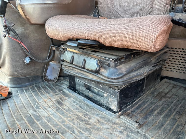 image for item DO1187 2010 John Deere 7930 MFWD tractor