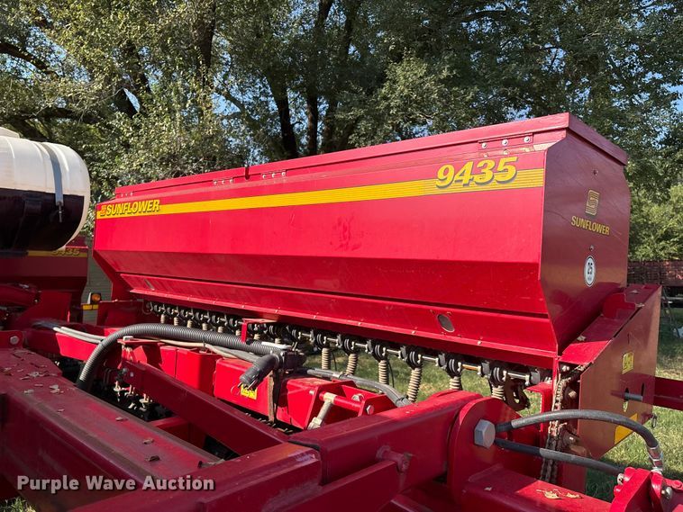 image for item DO1208 Sunflower 9435 planter