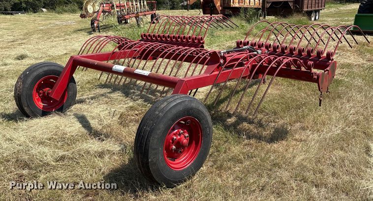 image for item DO1215 Savage 7218 hay rake