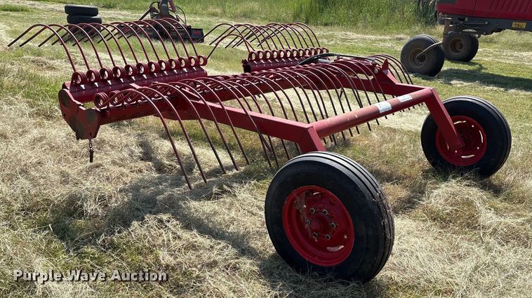 image for item DO1215 Savage 7218 hay rake