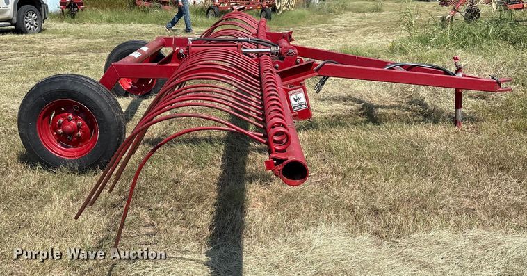 image for item DO1215 Savage 7218 hay rake