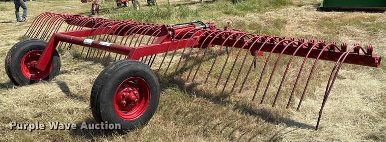 image for item DO1215 Savage 7218 hay rake