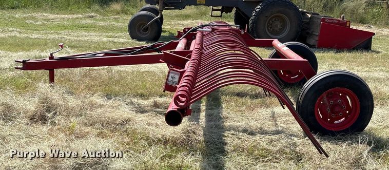 image for item DO1215 Savage 7218 hay rake