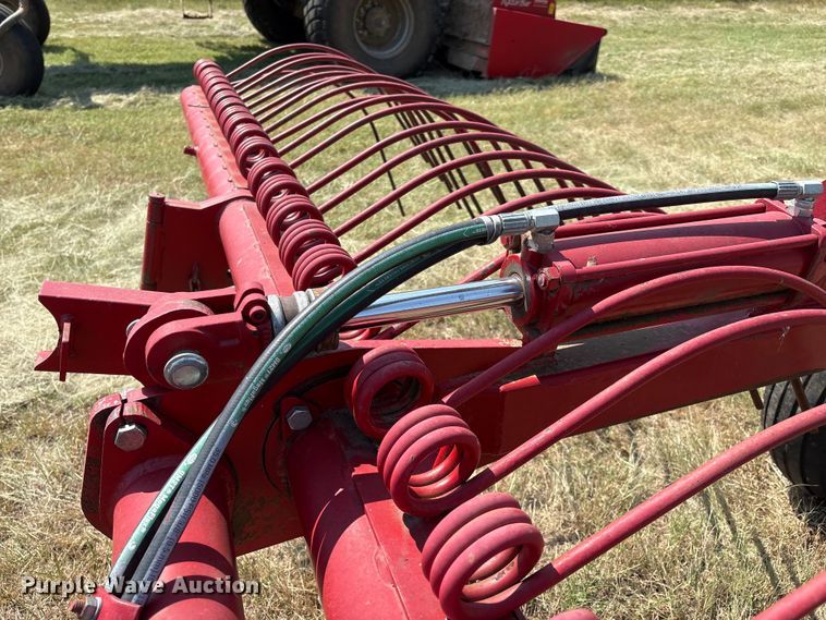 image for item DO1215 Savage 7218 hay rake
