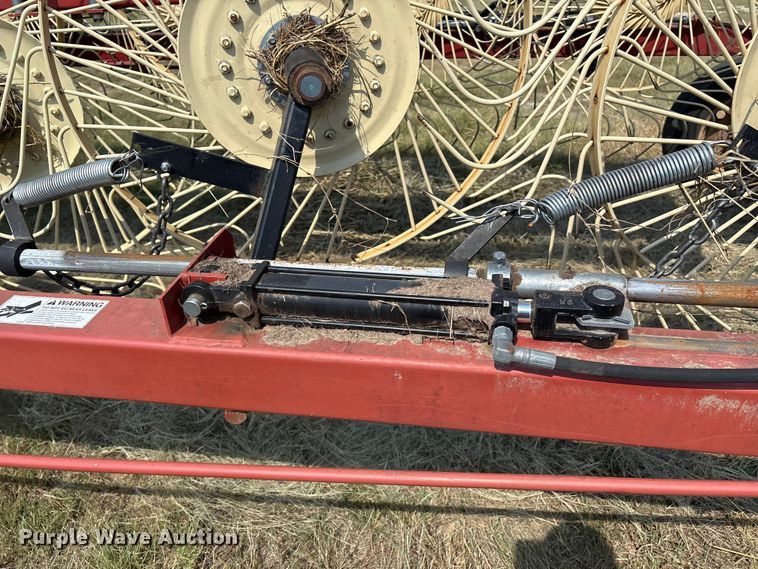 image for item DO1216 H&S 14/16WHL hay rake