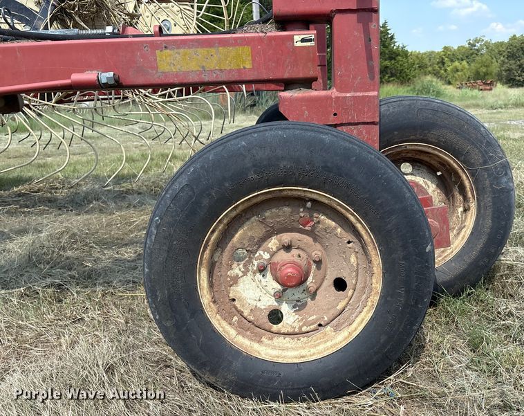 image for item DO1216 H&S 14/16WHL hay rake