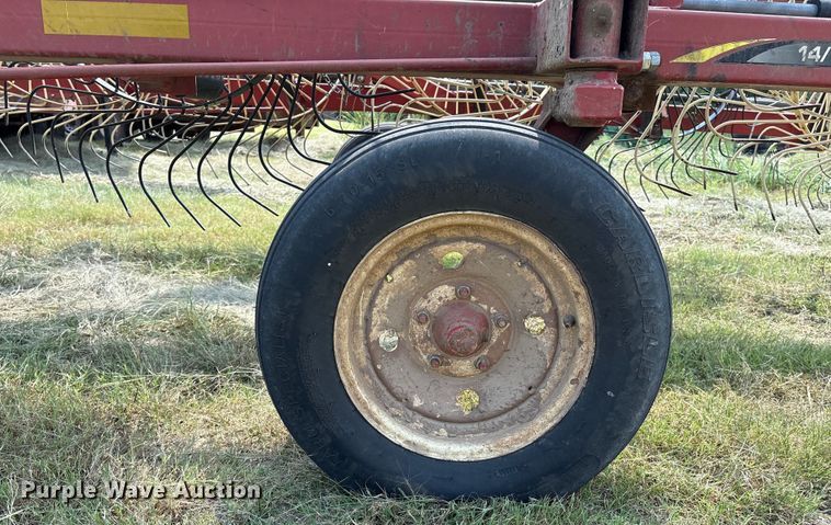 image for item DO1216 H&S 14/16WHL hay rake