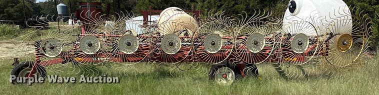 image for item DO1219 Massey Ferguson hay rake