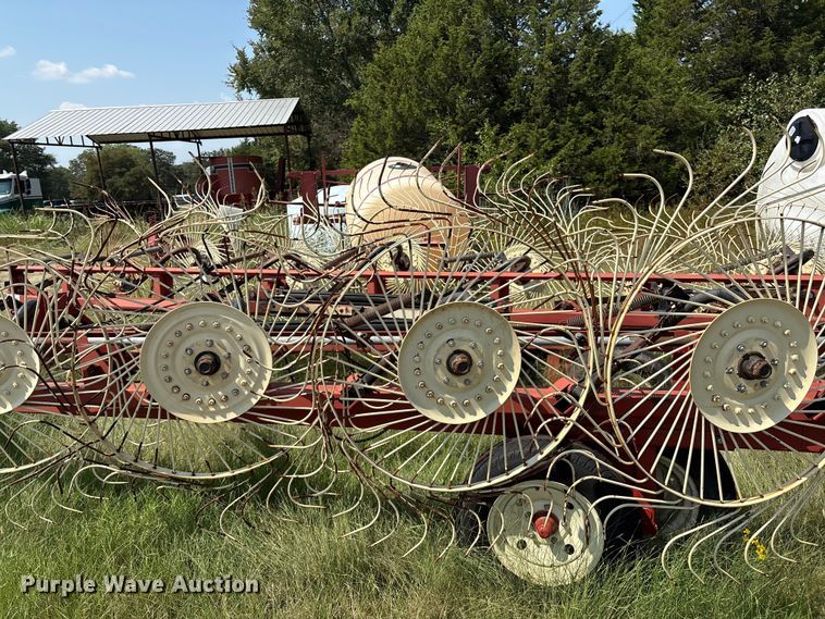 image for item DO1219 Massey Ferguson hay rake