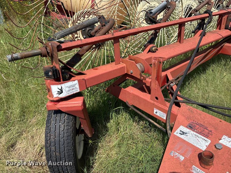 image for item DO1219 Massey Ferguson hay rake