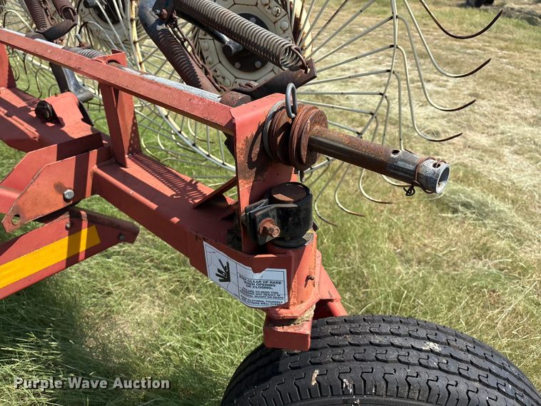 image for item DO1219 Massey Ferguson hay rake