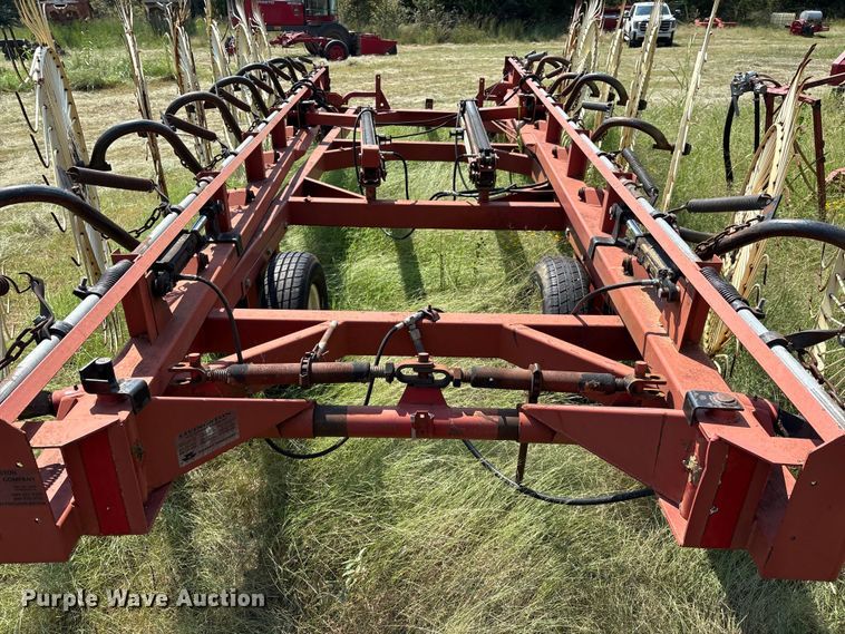 image for item DO1219 Massey Ferguson hay rake