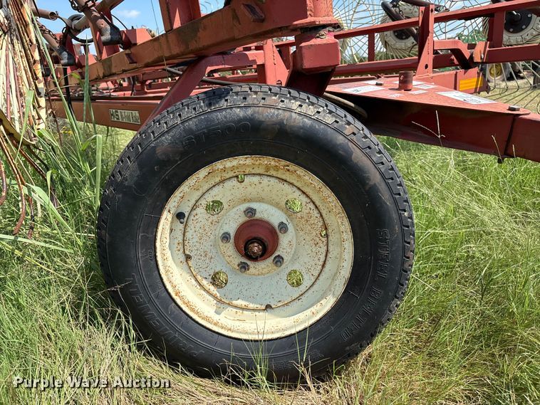 image for item DO1219 Massey Ferguson hay rake
