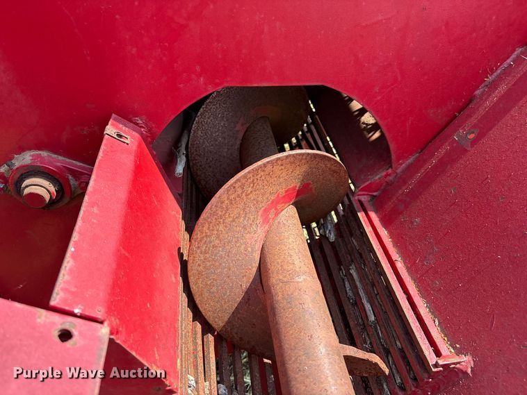 image for item DO1221 Savage 8261 pecan Harvester
