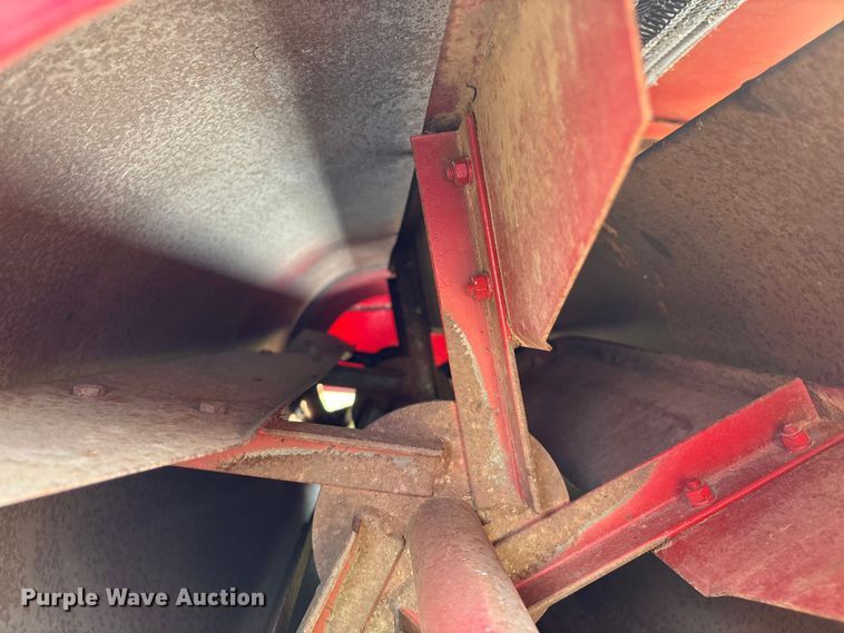 image for item DO1221 Savage 8261 pecan Harvester