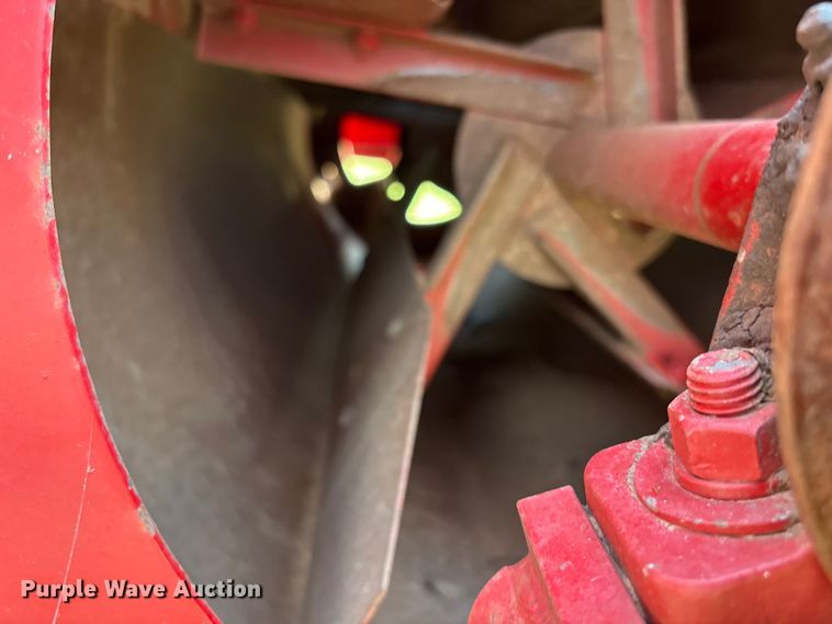 image for item DO1221 Savage 8261 pecan Harvester