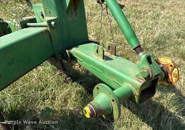 image for item DO1227 John Deere V-ripper  