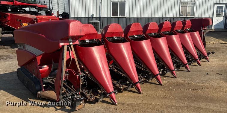 image for item DR2831 2009 Case 3408 30 N93 DE corn head