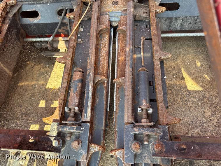 image for item DR2831 2009 Case 3408 30 N93 DE corn head